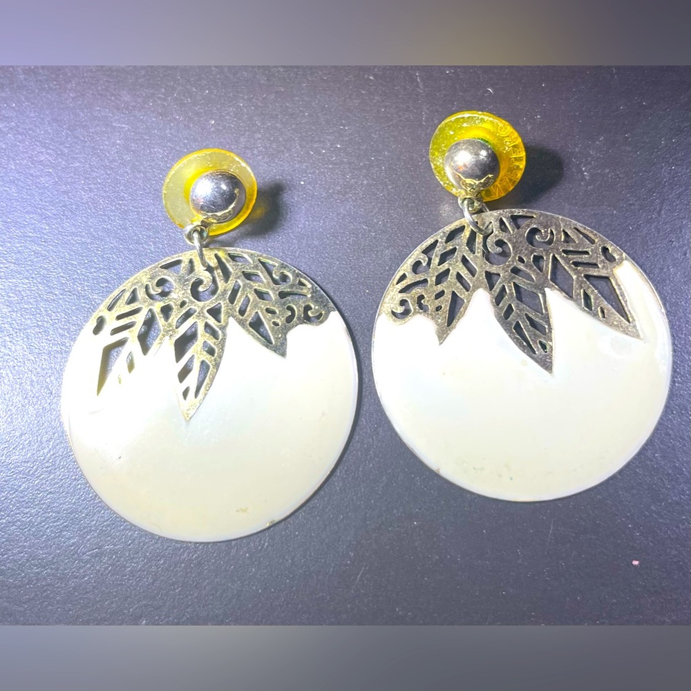 BOHO Gold and cream large circle dangle earrings -vintage 70s